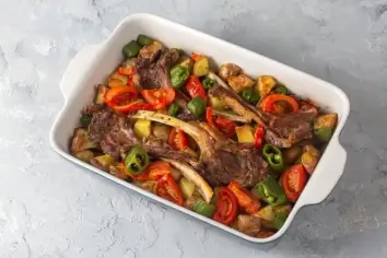 صينية ريش الخروف بالفرن والخضروات