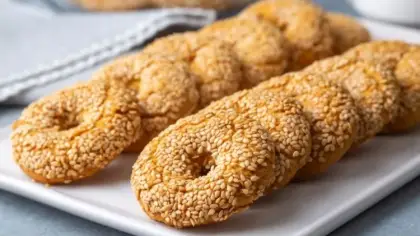 كعك العيد باليانسون والسمسم