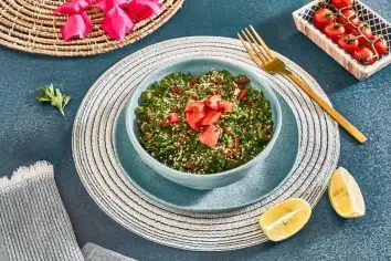 طريقة تحضير تبولة الشمندر والرمان