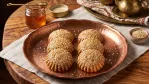 كعك العيد بالعسل والسمسم المقرمش