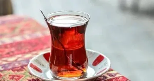 تأثير الشاي والقهوة على صحة عظام النساء بعد الستين