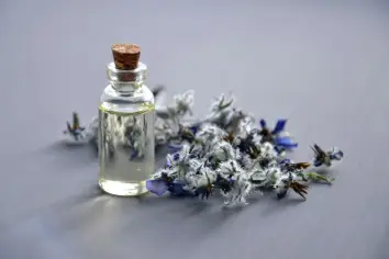 تفسير رؤية العطر في المنام ودلالاته المختلفة