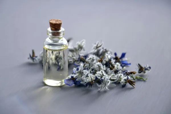 تفسير رؤية العطر في المنام ودلالاته المختلفة