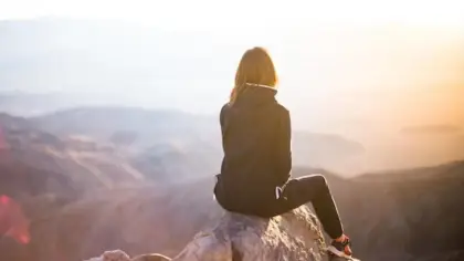 تفسير رؤية الذئب في المنام للفتاة العزباء