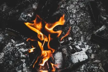 تفسير حلم حريق المنزل والنجاة منه للمتزوجة
