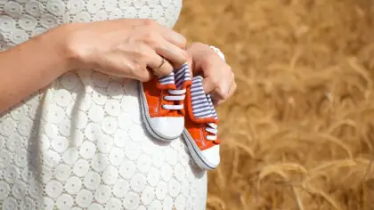 تفسير رؤيا الحمل للمتزوجة غير الحامل وذات الأبناء