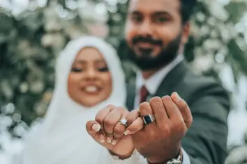 تفسير حلم زواج المتزوجة من رجل آخر