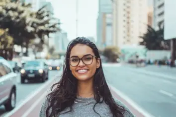 دلالات سقوط الأسنان الأمامية العلوية في منام المطلقة