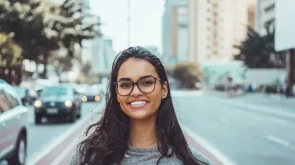 دلالات سقوط الأسنان الأمامية العلوية في منام المطلقة