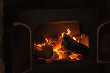 تأويل رؤية النار في المنزل بالمنام