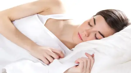 تفسير حلم رؤية شخص تحبه وهو بعيد