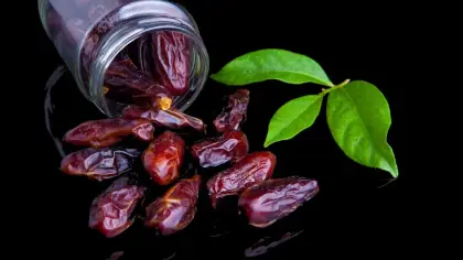 تفسير رؤيا أكل التمر للعزباء في المنام