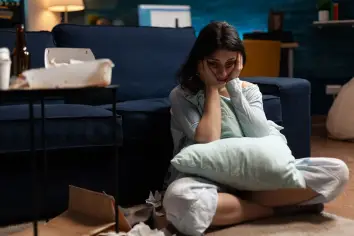 تفسير حلم البكاء للعزباء في المنام ودلالاته
