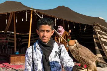 تفسير رؤية الصقر في المنام ودلالاته المختلفة