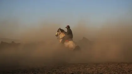 تفسير رؤية الغبار في المنام ودلالاته
