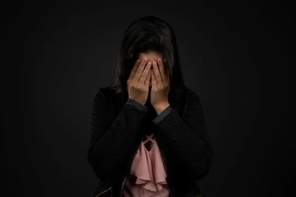 دلالات البكاء في المنام على شخص عزيز