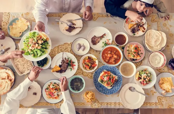 تفسير حلم عزومة إفطار رمضان ودلالاته النفسية