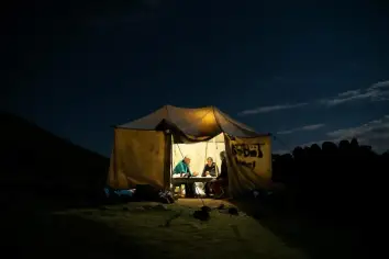 تفسير رؤية الجلوس في الخيمة بالمنام
