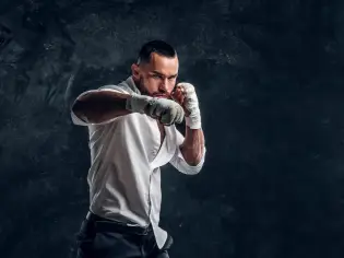 تأويل رؤيا ضرب شخص في المنام ودلالاتها