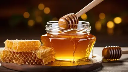 تفسير رؤية العسل في المنام ودلالاته المتعددة