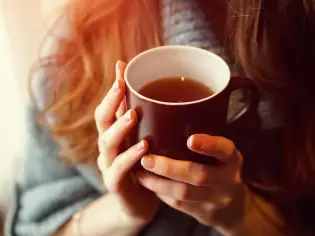 تفسير رؤية شرب الشاي في المنام ودلالاته