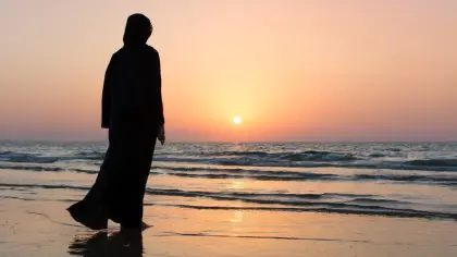 تفسير رؤية العباية السوداء في المنام ودلالاتها