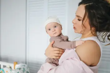 تفسير رؤيا ولادة ذكر للمتزوجة التي لم تحمل