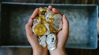تفسير حلم إيجاد النقود المعدنية على الأرض