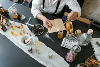 دلالات رؤية العطر في المنام وتفسيراته