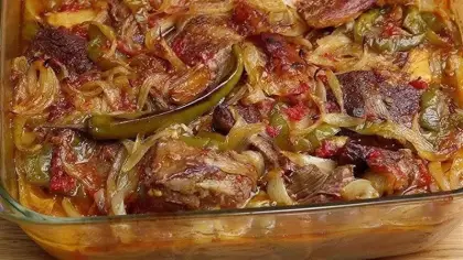 اللحم بصوص الفلفل الأسود والمشروم الكريمي