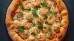 بيتزا المأكولات البحرية بالجمبري والكاليماري