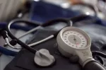 علاقة ارتفاع ضغط الدم بضعف الكلى
