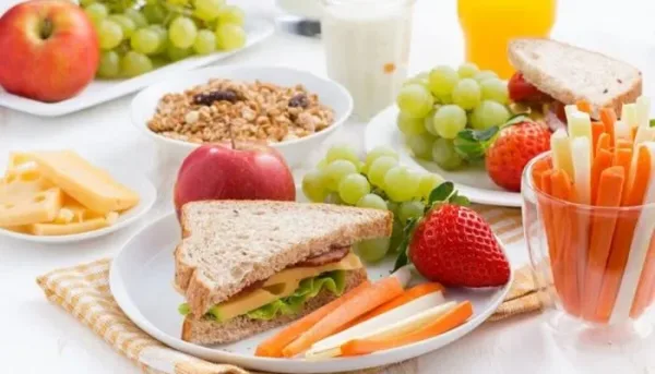 مواعيد الوجبات وعلاقتها بصحة القلب والدماغ