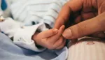تأثير الحمل المبكر على شيخوخة الأمهات