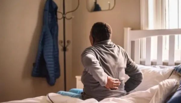 المشي المنتظم يخفف آلام أسفل الظهر