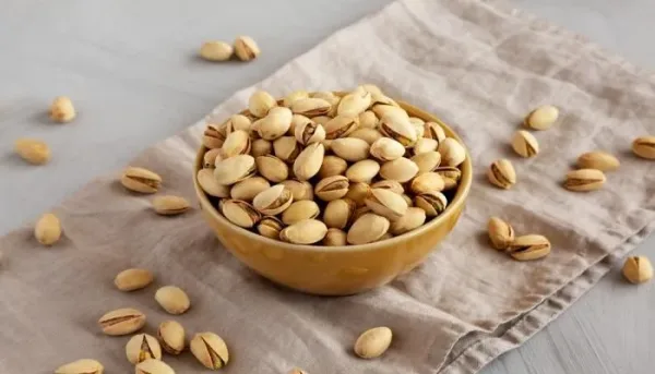 الفستق ودوره في حماية صحة العين