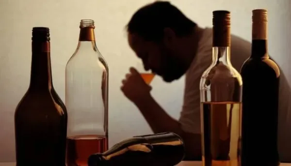 تأثير الكحول على الدماغ والوظائف العقلية