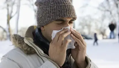 لماذا يسيل أنفك في البرد وكيف تسيطر عليه؟