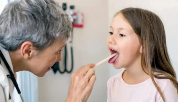 تأثير استئصال اللوزتين على الصحة النفسية للأطفال