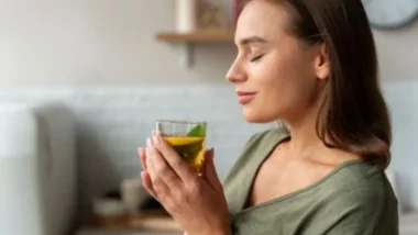 الشاي الأخضر يقلل تلف الدماغ لدى كبار السن