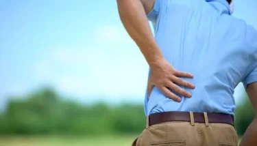 الاكتئاب وآلام أسفل الظهر: العلاقة والأسباب