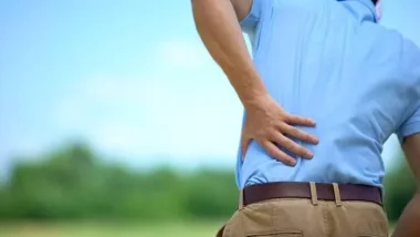 الاكتئاب وآلام أسفل الظهر: العلاقة والأسباب