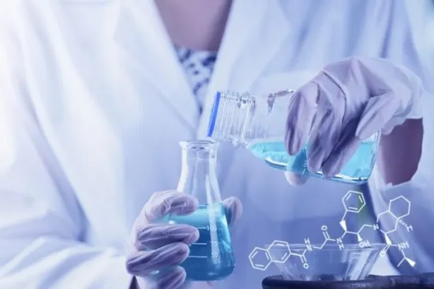 تقنية حديثة لزيادة ذوبان الأدوية وفعاليتها