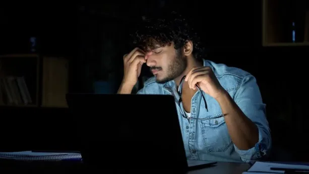 علاقة النوم المتأخر بالاكتئاب والصحة النفسية