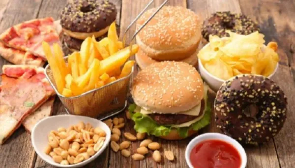 إضافات غذائية شائعة وتأثيرها على العمر والصحة