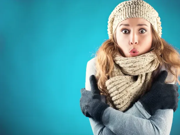 لماذا تشعر النساء بالبرودة أكثر من الرجال؟