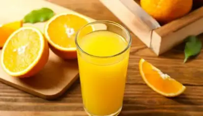 مخاطر عصير الفاكهة الصباحي وتأثيره على الصحة