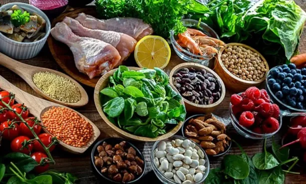 طرق لخفض الملح في الأكل دون فقدان الطعم