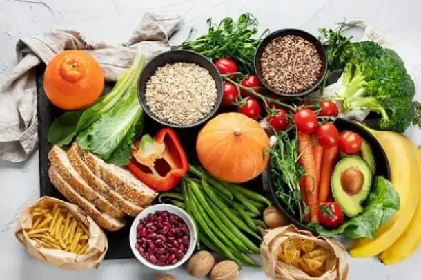تعرف على الأطعمة الشائعة التي تسبب ارتفاعات خطيرة في سكر الدم وتزيد من مخاطر السكري والسمنة. اكتشف استراتيجيات بسيطة للتحكم…
