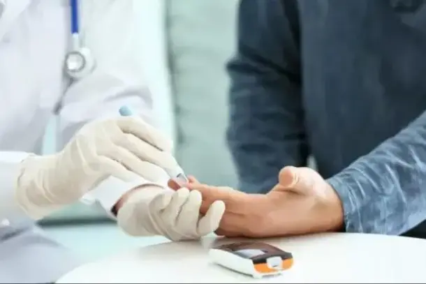 أهمية اليوم العالمي للسكري في تعزيز الوعي بالمرض وسبل الوقاية منه، خاصة خلال فترة الحمل.